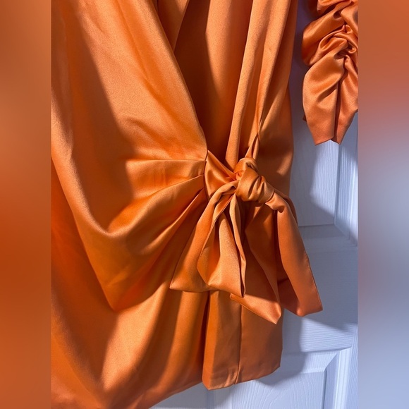 Boohoo Orange Premium Satin Blazer Dress With Gathered Sleeves - Picture 3 of 6